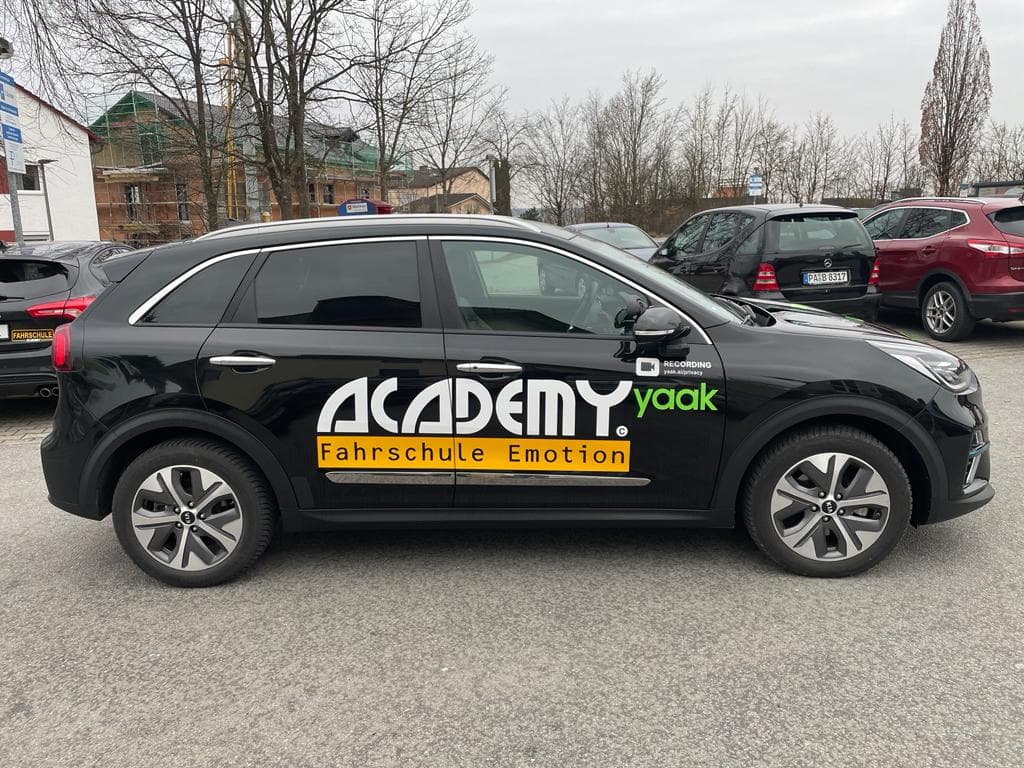 11 x KIA mit KI YAAK Niro EV Elektro