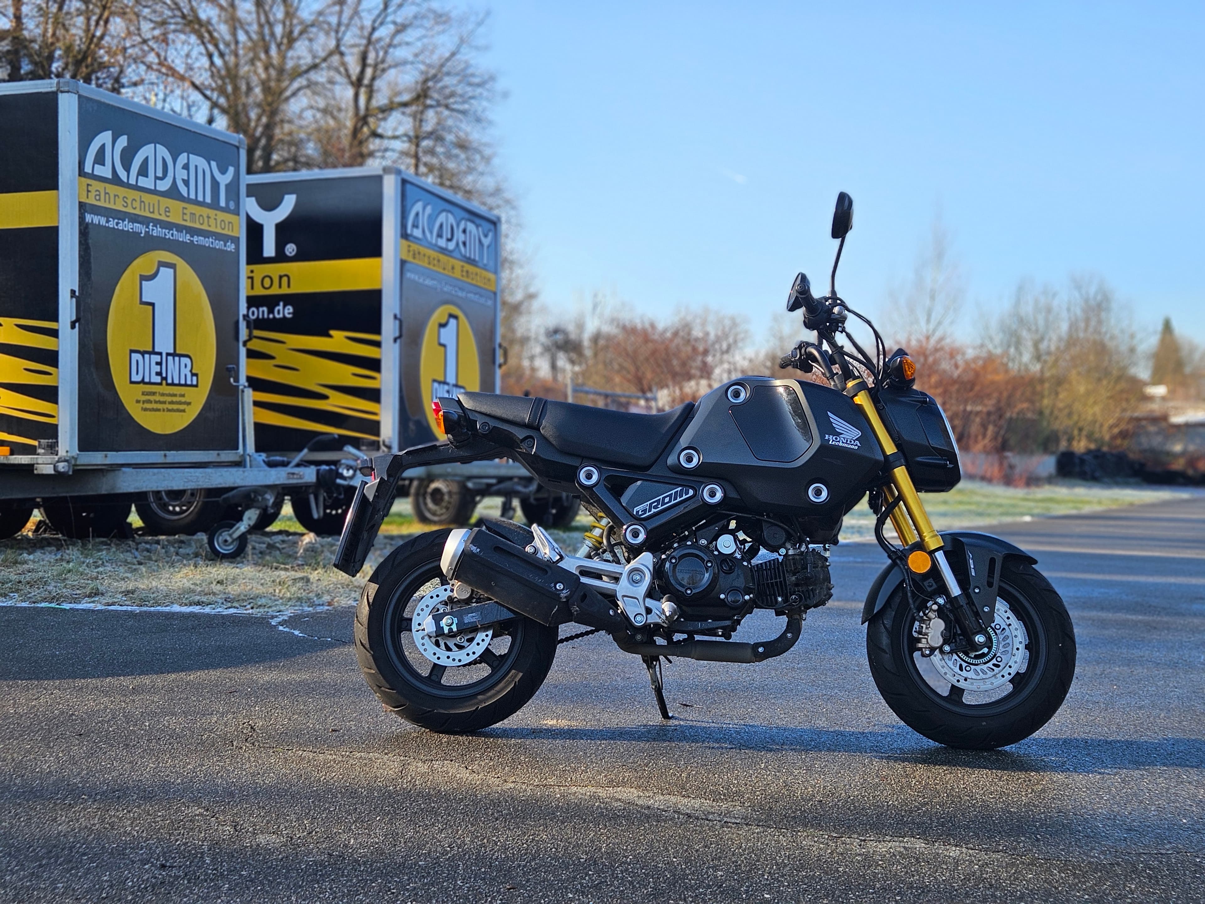 1 x Honda 125 Grom