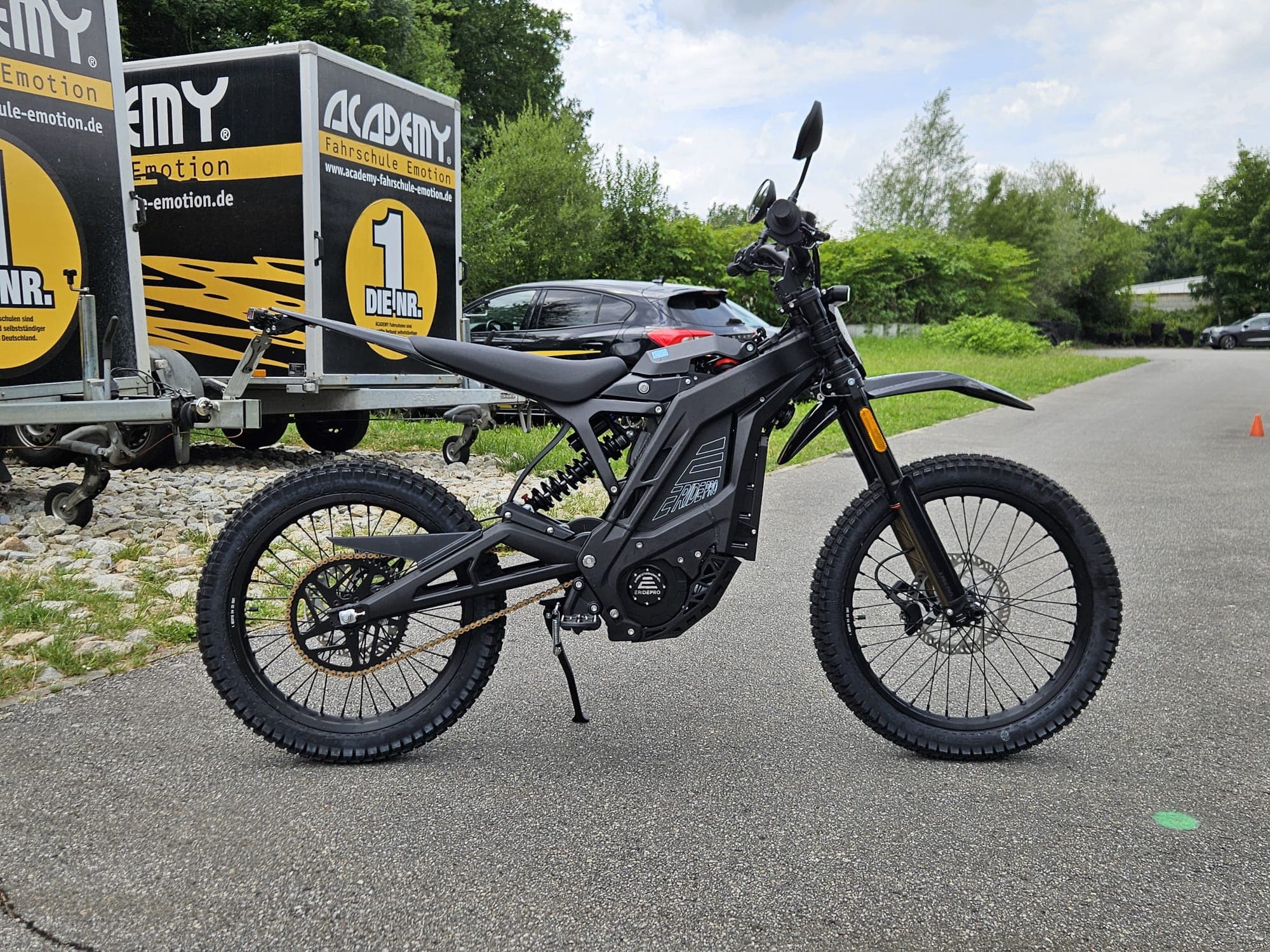 1 x ERIDE PRO 125 SR ( ELEKTRO )