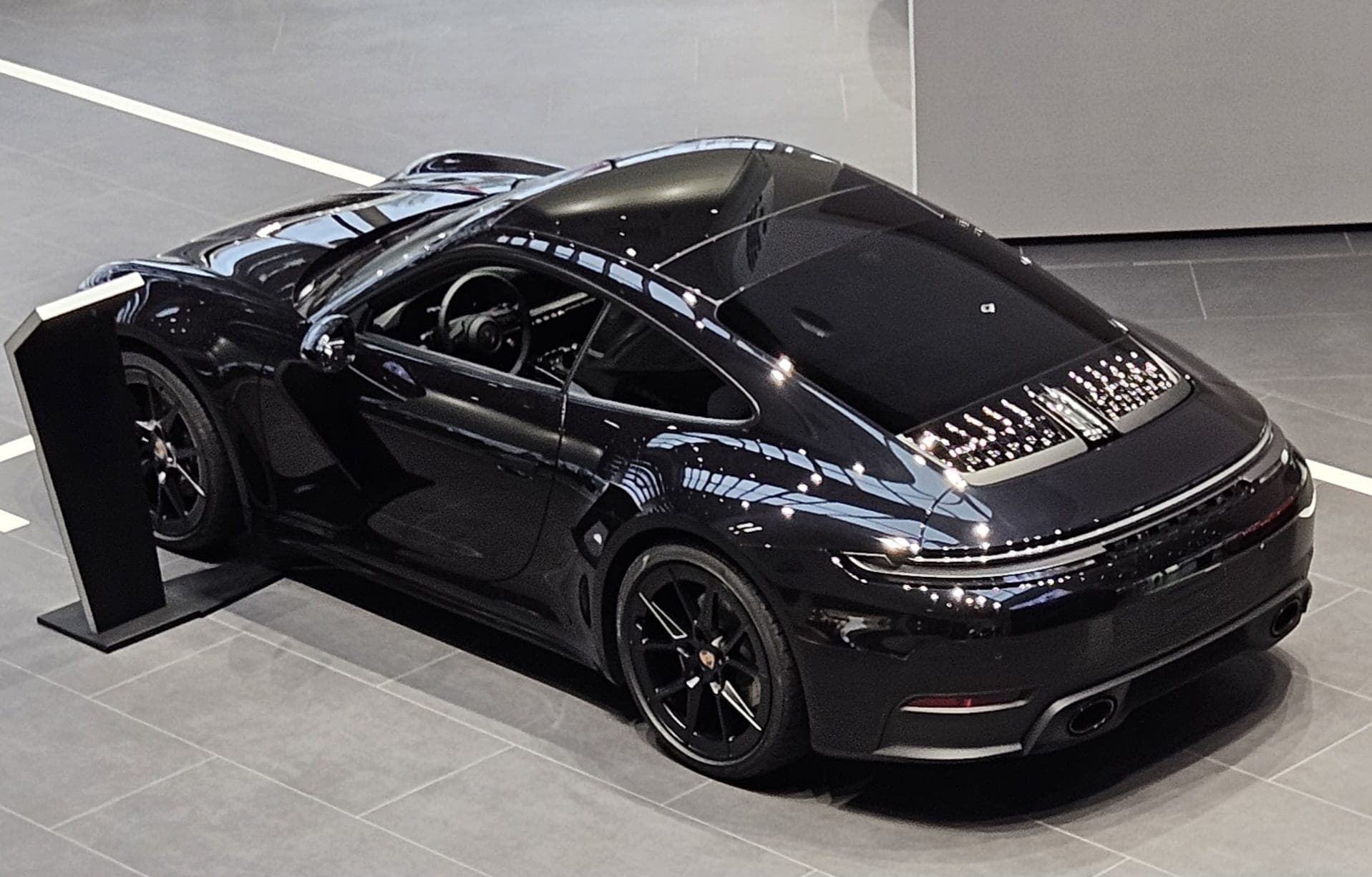 Porsche 911 für Fahrstunden buchbar