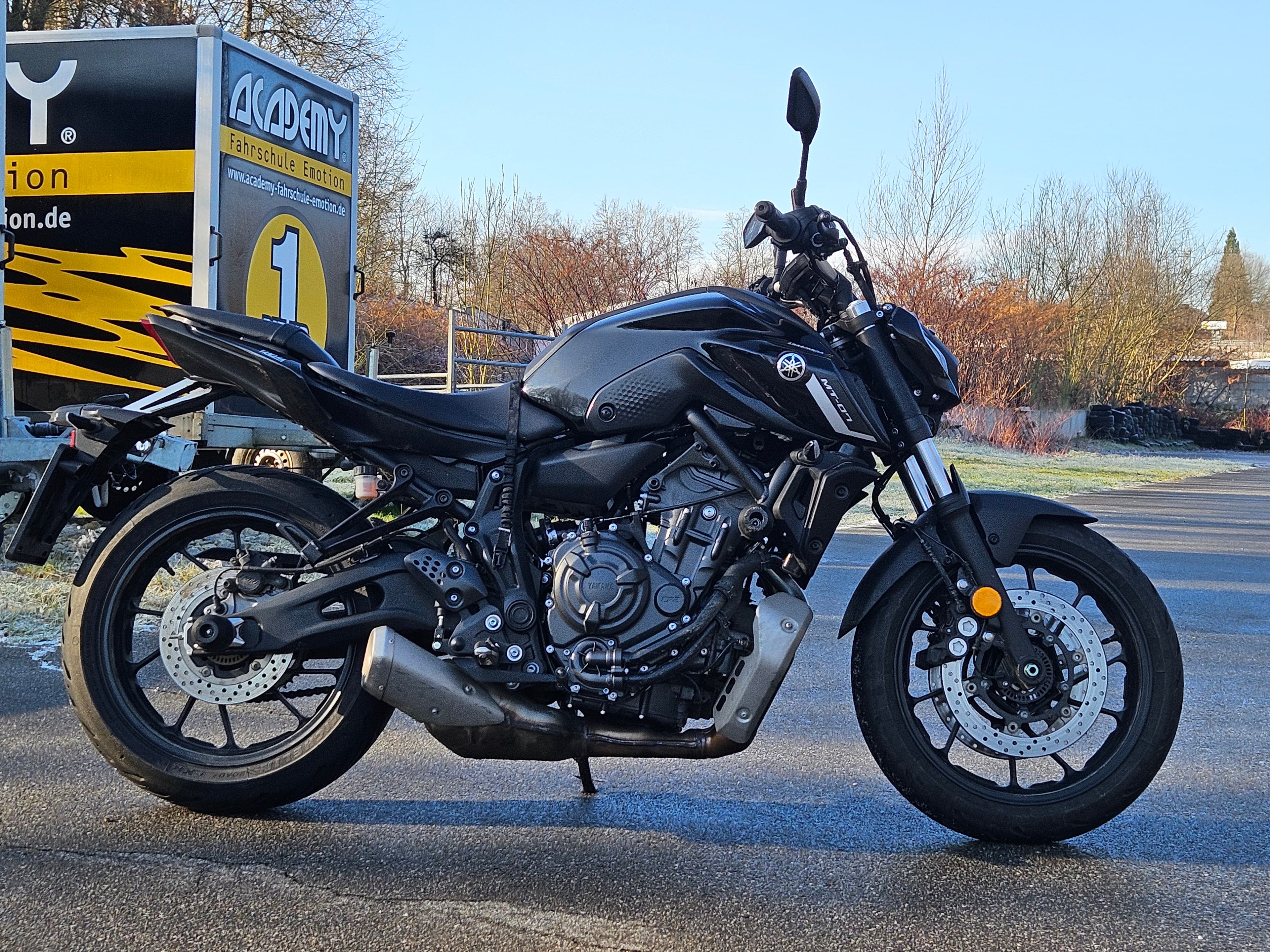 1 x Yamaha MT 07