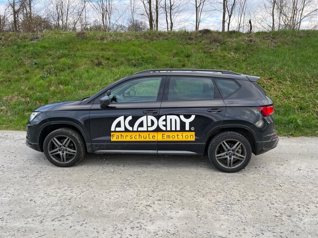 1 x Seat Ateca